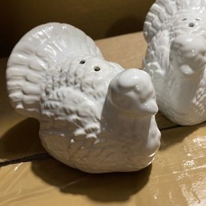 Turkey, salt and pepper shakers